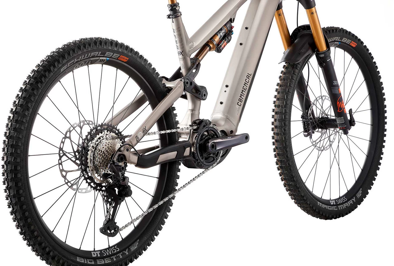 Commencal Meta Power SX Signature 29" / 27.5" E-Mountain Bike 4 Commencal Meta Power SX Signature 29" / 27.5" E-Mountain Bike - Image 4